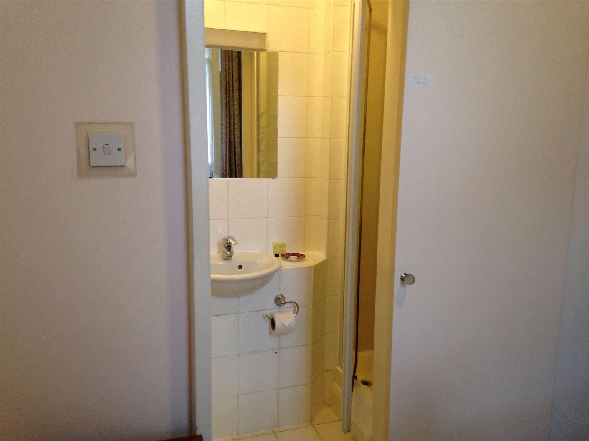 Merlyn Court Hotel Londra Dış mekan fotoğraf
